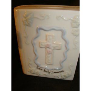 FIRST HOLY COMMUNION BOOK SAVINGS BANK. BY RUSS BERRIE & CO. Blue box a1